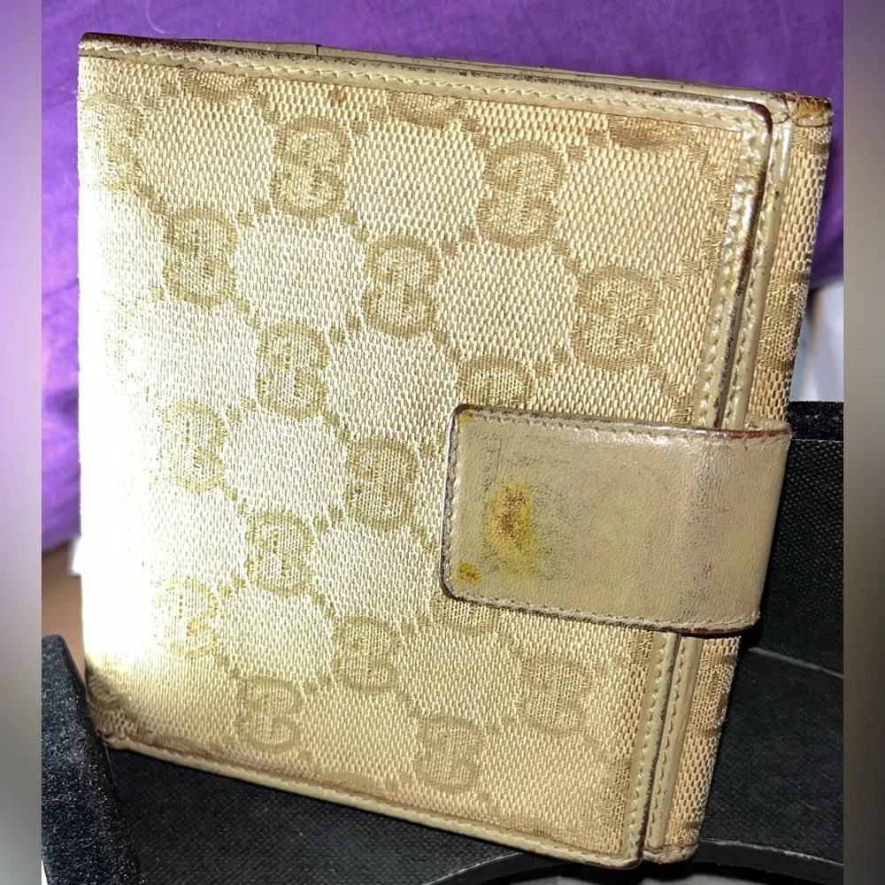 Gucci Beige Monogram Canvas Bi-Fold Wallet with Gold Plate - Picture 2 of 6